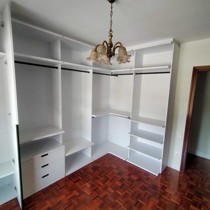 Vestidor-a-medida-blanco-lacado-Asturias-campa-home