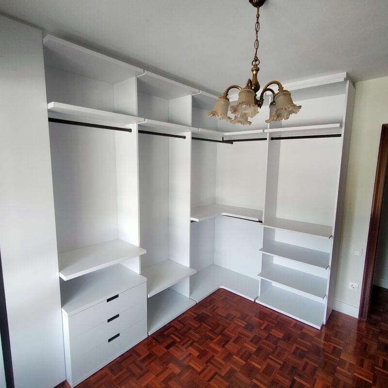 Vestidor-a-medida-blanco-lacado-Asturias-campa-home